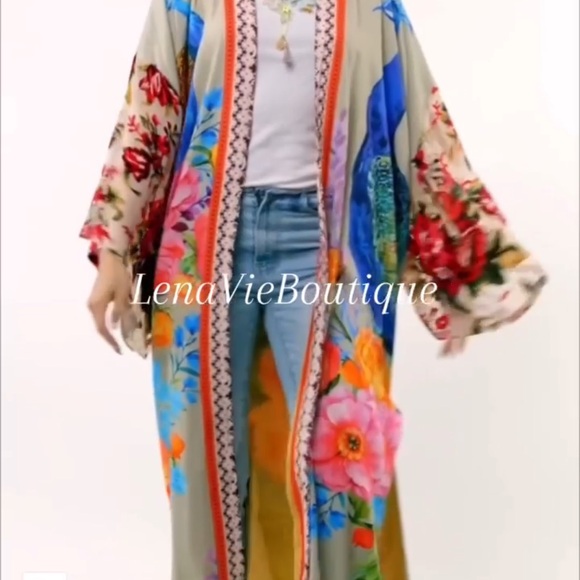 The Fantasy Kimono, Aratta, NWT, OS
Aratta
Size: OS
$210 $303 - Picture 3 of 12